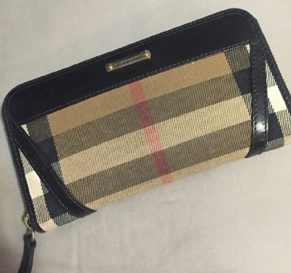 burberry zippy wallet